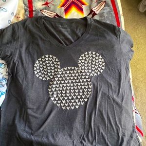 Mickey head icon v neck tshirt